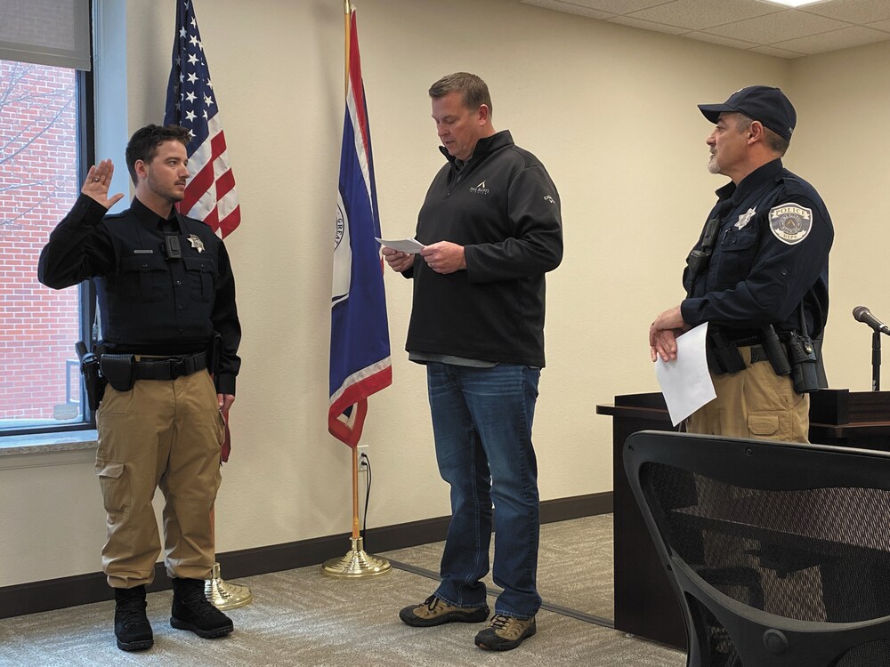 Mayor swears in new Police Officer - Pine Bluffs Post